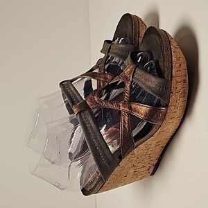 Donald Pliner Bethia Wedge Sandal Platform Shoe Open Toe Cork Metallic Leather 8